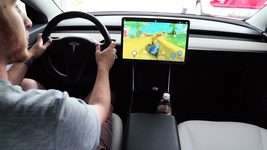 У нові Tesla можуть вбудувати камери та софт для проведення Zoom-конференцій