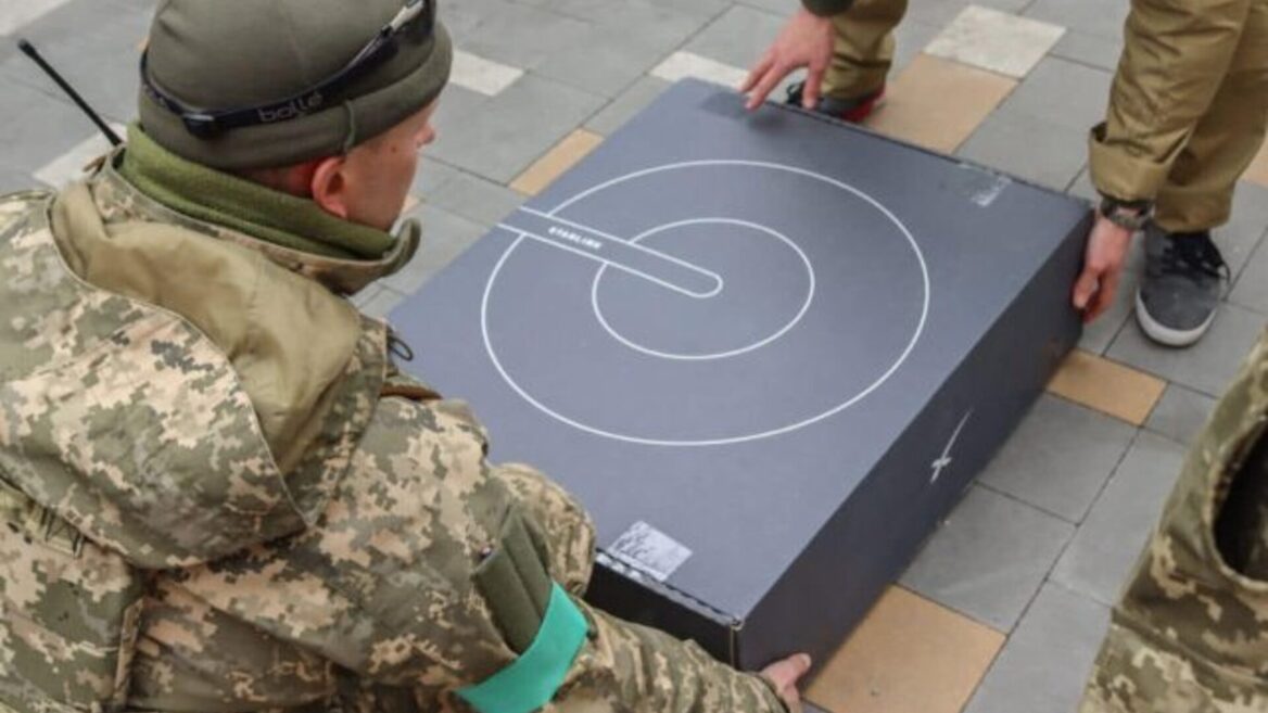 «Ніхто не буде забирати у вас „старлінки“ або ставити їх на баланс». Флеш закликав військових якомога швидше верифікувати термінали Starlink