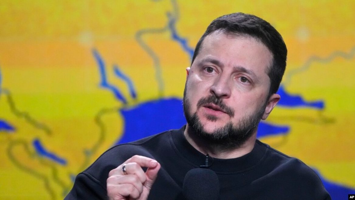 Зеленський про мобілізацію: «Я поки що не бачу потреби мобілізувати пів мільйона людей»