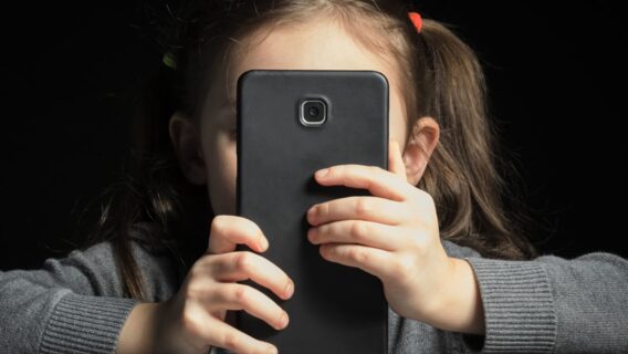 У Німеччині можуть обмежити доступ до соцмереж дітям до 14 років