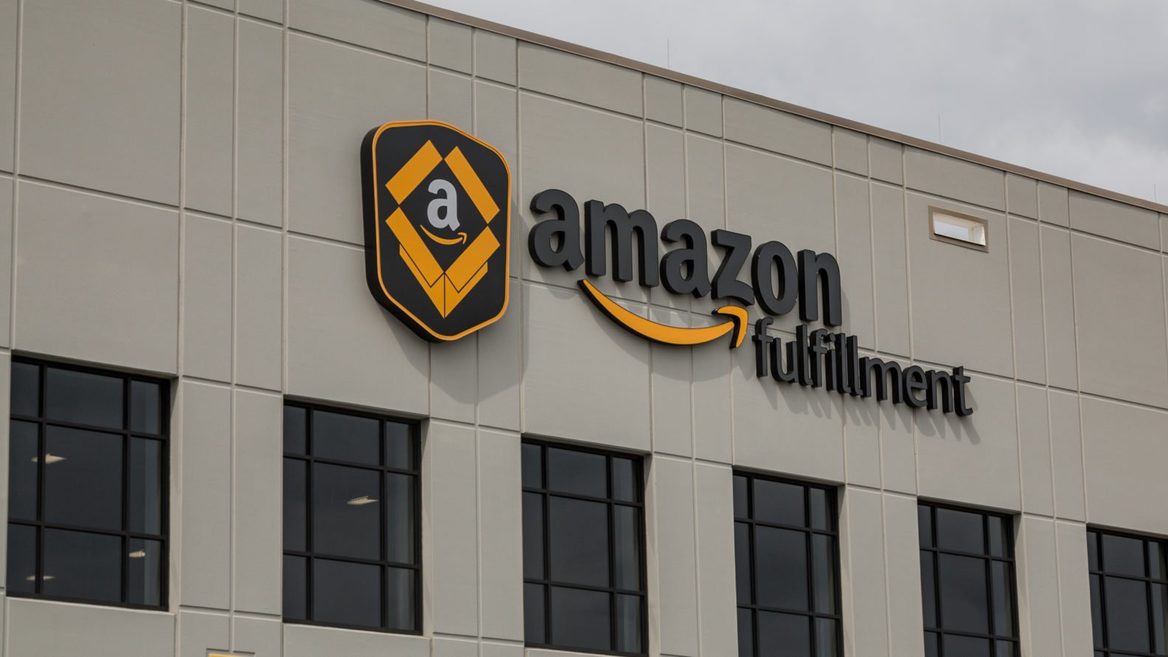 Айтишники в Amazon зарабатывают до $185 000 в год. Кому и сколько платит IT-гигант: инсайд от Business Insider