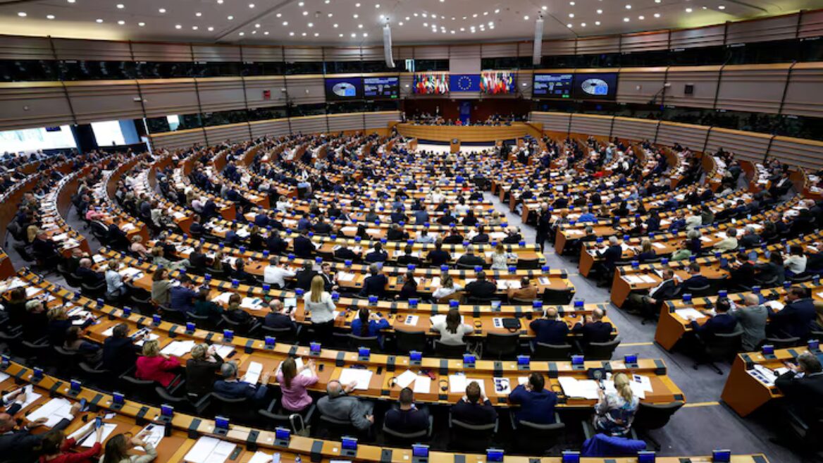 Ще один крок до техсуверенітету: Європарламент відмовляється від Google на користь французького пошуковика