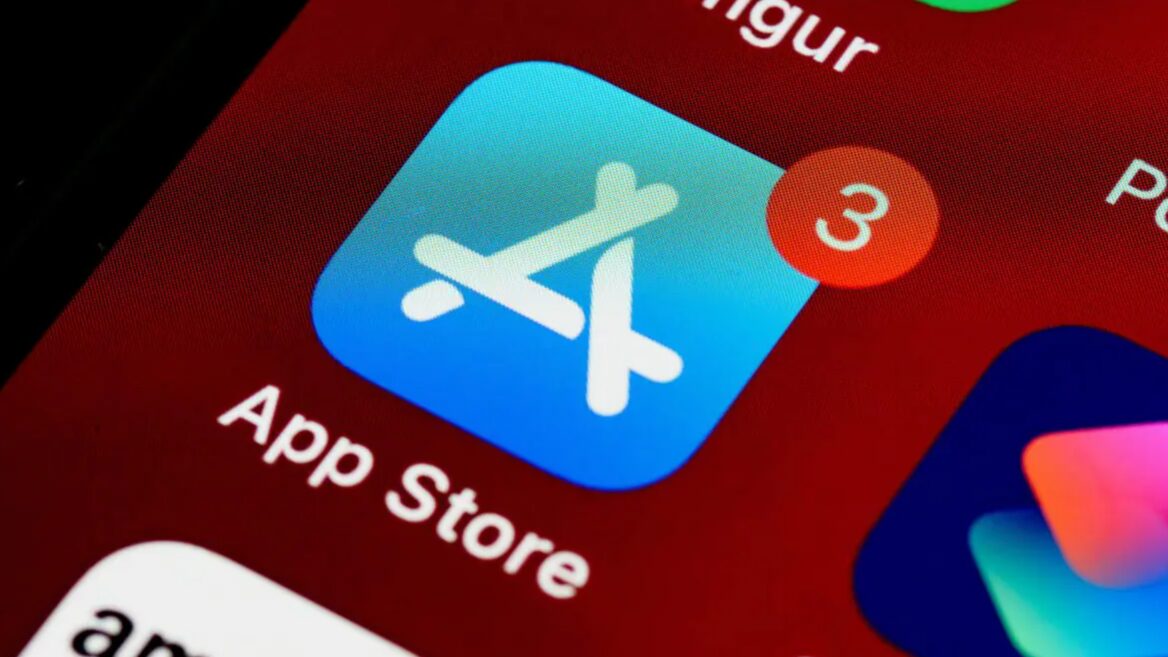 Apple видалила застосунки російської компанії VK і соцмережу «Одноклассники» з App Store