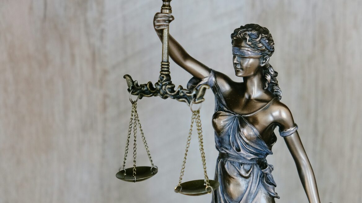 Google запустила платформу Gemini Enterprise for Legal із ШІ-агентами для юристів. Що їй можна доручити?