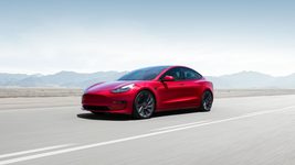 Tesla встановила новий рекорд з постачання електромобілів, не дивлячись на проблеми з логістикою