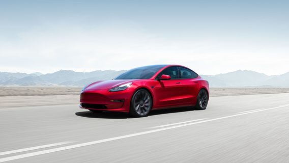 Tesla встановила новий рекорд з постачання електромобілів, не дивлячись на проблеми з логістикою