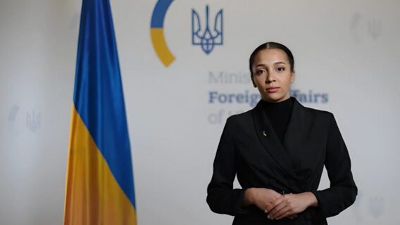 «У процесі реалізації проєкту він не отримав очікуваної зацікавленості з боку представників ЗМІ». МЗС відмовилося від пілотного проєкту ШІ-аватара Вікторії