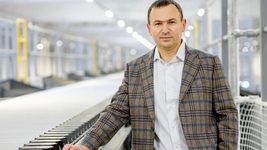 “Nova Poshta has laid off 170 people in this age category in 10 days.” Popereshnyuk said what he thinks about 18–22-year-old men going abroad