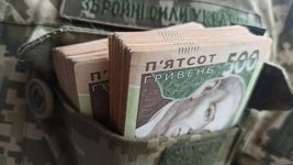 На Хмельниччині судили військового, який привласнив кошти, зібрані в соцмережах нібито на тепловізори, і ледь не «розвів» знайомого на 200 000 грн на лікування вигаданого поранення