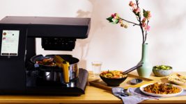 Кавомашина для їжі: стартап Posha створив кухонного робота, що готує домашні страви Кавомашина для їжі: стартап Posha створив кухонного робота, що готує домашні страви