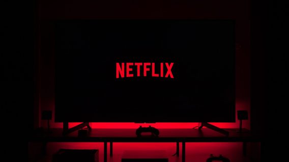 Netflix все же начал «войну паролей»: предлагает доплачивать $7,99 за дополнительного пользователя. Это может затронуть и Украину