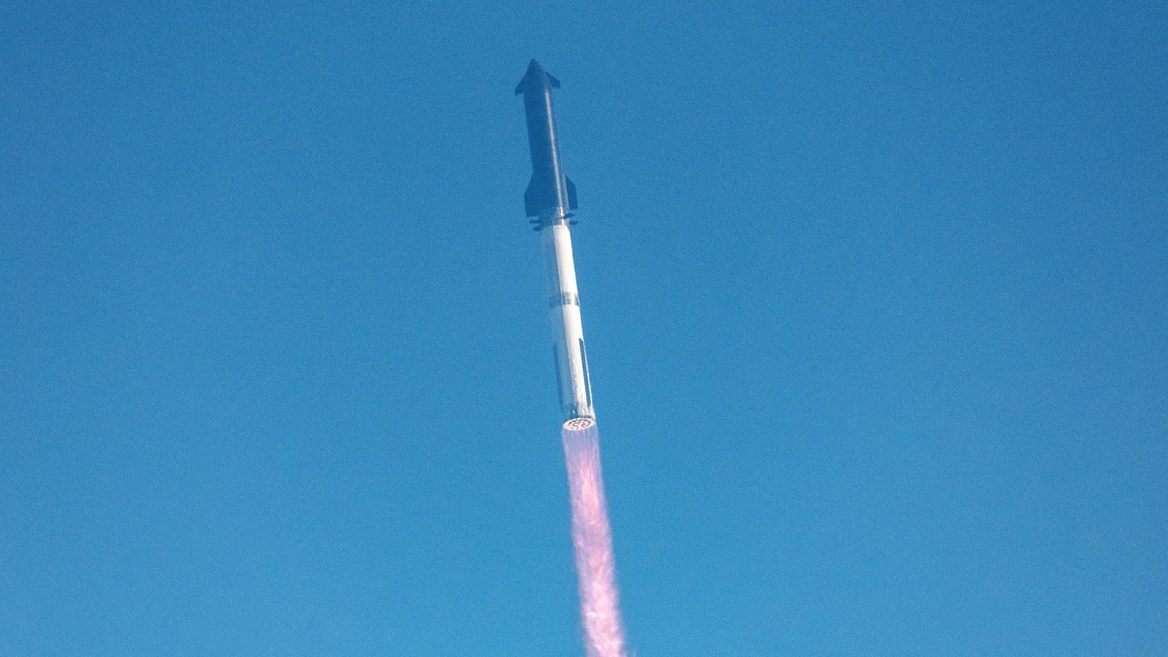 Космічний корабель SpaceX вибухнув втретє поспіль але Маск обіцяє ще більше запусків