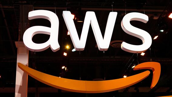 Amazon запустила Nova Forge — ШІ-платформу для створення власних frontier-моделей на базі Nova. Що вона вміє? 
