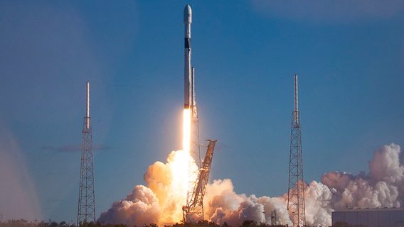 Сегодня SpaceX запустит новую партию спутников Starlink. Можно наблюдать онлайн