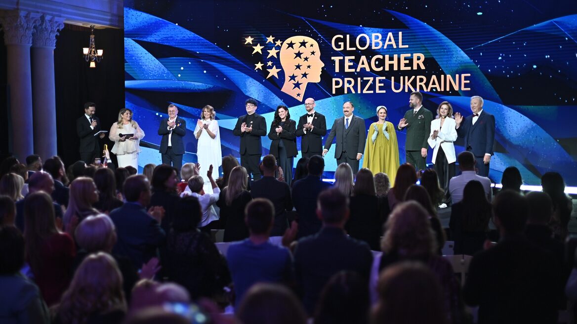 Global Teacher Prize Ukraine та SoftServe відзначили педагога у номінації «Вчитель математики» 2025 року

