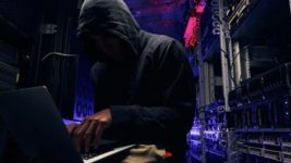 23-летний хакер взломал Twitter-аккаунты Маска, Гейтса, Обамы и Байдена, Ким Кардашьян и Канье Уэста и украл почти $800 000. Ему грозит 20 лет тюрьмы