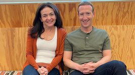 Бывшая COO покидает Meta после 14 лет в компании. За первые 3 года в Facebook она помогла Цукербергу увеличить доход со $150 млн до $3,7 млрд