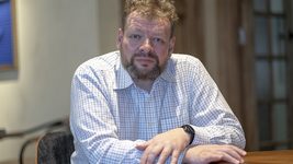 Незвичайний варіант санкцій від екс-глави «Київстар» для Росії: блокувати частину акаунтів Android і iOS на російських смартфонах
