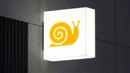 The controversial Ukrposhta logo blew up the Internet: the reaction of businesses and social media users in memes