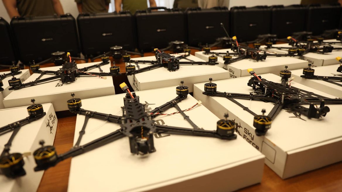 Міноборони кодифікувало ZEUS і HADES — українські FPV які можуть наздоганяти й знищувати ворожу техніку