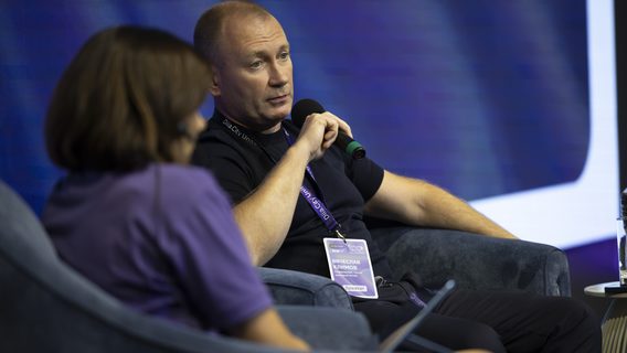 “I specially went there on his first working day and watched as the entire Polish office spoke to him in bad English.” Klimov spoke about the “historic” appointment of the CEO of Nova Poshta in Poland