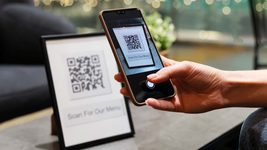 In Ukraine, criminals are again active in placing phishing QR codes in public places: here are some tips on how to protect your money from scammers