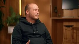 Creator Claude Code revealed that his workflow includes thousands of AI sub-agents that work for him at night