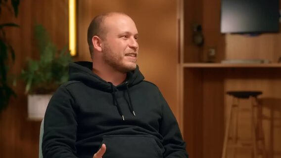 Creator Claude Code revealed that his workflow includes thousands of AI sub-agents that work for him at night