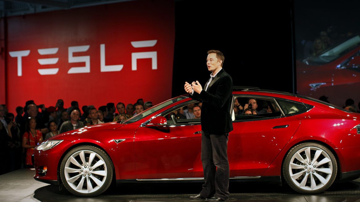 «Люди жаловались на внезапное ускорение или торможение». В сеть попали 100 Гб внутренних данных Tesla