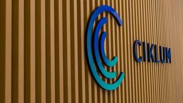 Ciklum відкрив центр розробки в Болгарії. Планує найняти кілька сот фахівців, в тому числі українців
Ciklum відкрив центр розробки в Болгарії. Планує найняти кілька сот фахівців, в тому числі українців