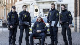Данська поліція створила поліцейський онлайн-патруль, який грає в ігри з дітьми. Офіцери патруля мають акаунти в Counter-Strike: Global Offensive, Fortnite та Minecraft