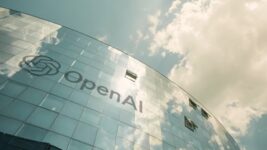 «Я більше не відчуваю, що роблю свою найкращу роботу». Інженер OpenAI звільнився через виснаження від ШІ-агентів