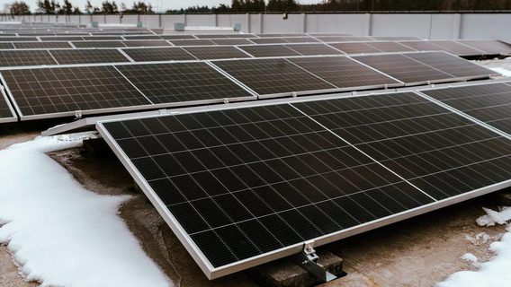 «Нова пошта» запустила другу сонячну електростанцію площею 3000 м²: влітку зможуть покрити 100% потреб терміналів