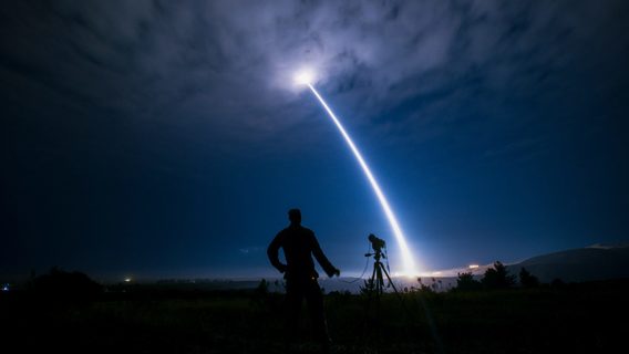 Зеленський заявив, що Україна успішно випробувала свою першу балістичну ракету