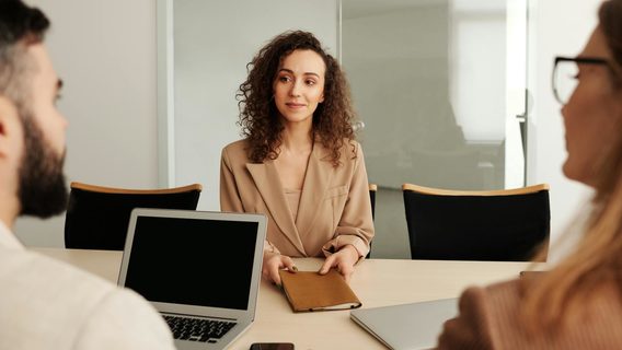 «А не сєпаратістка лі часом?». SMM manager поділилася досвідом треш-співбесіди, де питання рекрутерки довело її до істерики