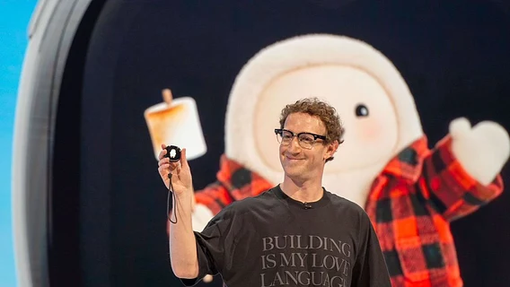 Zuckerberg "resurrected" Tamagotchi, but added AI to it. What is Meta's new AI device capable of — Muse Charm