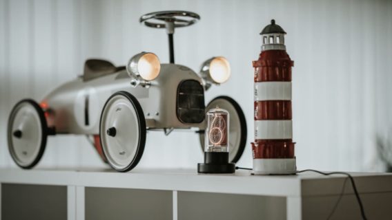 Українці винайшли лампу-годинник без хвилин для невимушеного способу життя. Тепер збирають гроші на Kickstarter