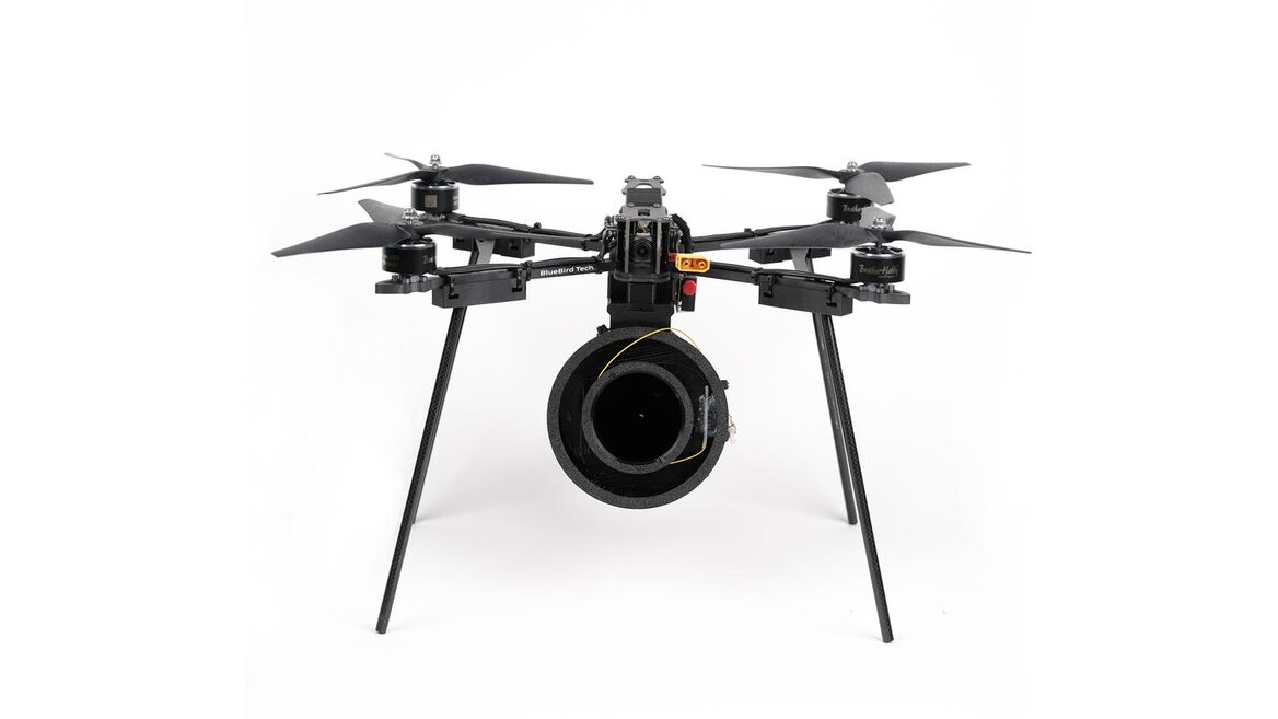 BlueBird Tech запустила масове виробництво оптоволоконних FPV-дронів «Жах»