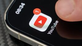 YouTube now lets you watch Ukrainian videos in English and vice versa. Voice and automatic translation are created by AI