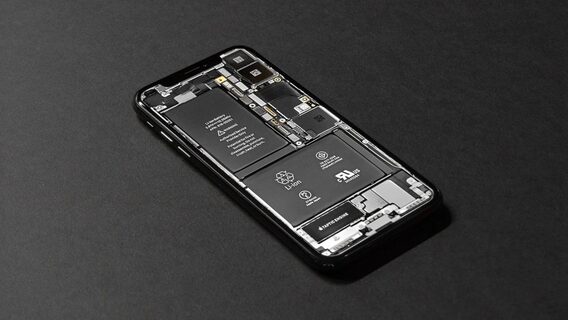 Користувачі iPhone повідомляють про тимчасове здуття батареї під час авіаперельотів