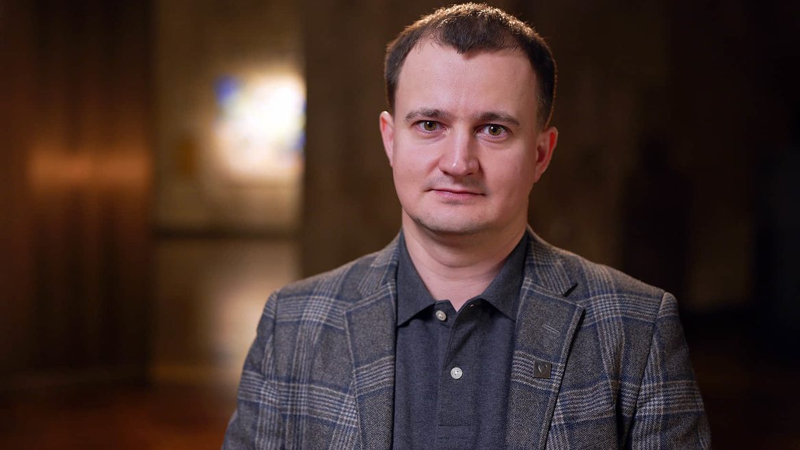 Тарас Чмут: «Потрібно перестати сподіватися на&nbsp;чудо технологій і вкладати ресурс в&nbsp;людей яких у&nbsp;нас багато які ще&nbsp;мотивовані і які можуть давати чудо-результат на&nbsp;полі бою»