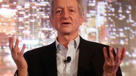 Крестный отец искусственного интеллекта и бывший исследователь Google отмечает, что AI может выйти из под контроля, если люди не будут осторожны.