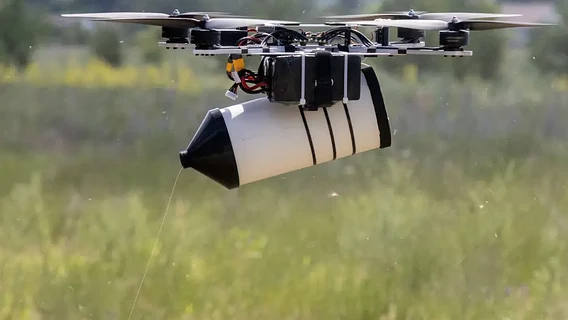 Українські військові підняли на оптоволоконному FPV-дроні TechEx до 7 кг вибухівки, хоча заявлена вантажопідйомність їхніх моделей — лише 2 кг