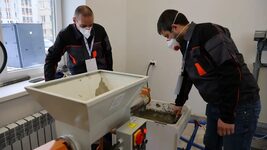 At a college in the Lviv region, future IT professionals and engineers will master a 3D printer that prints with cement mixture. The authorities call it unique