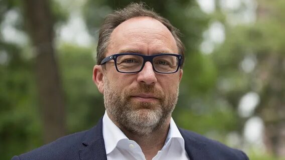 (Спів)засновник Wikipedia пішов з інтерв’ю після першого ж питання. Його вибісило, що ведучий намагався з’ясувати, як правильно його називати