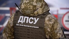 In Bukovina, border guards detained an EPAM programmer, accusing him of attempting to illegally cross the border. He says he was going to rest in the Carpathian region. What did the court decide?