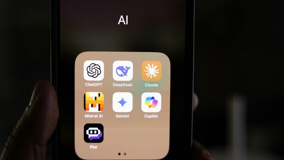 Claude users are significantly wealthier than users of other AI models. What AI do the poorest use?
