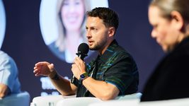 “Chatbots usually give me at least 85 points.” Netpeak Group co-founder talks about how AI helped him write a book about managers