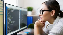 Які форми працевлаштування частіше обирають IT-компанії та фахівці, і як це впливає на зарплати