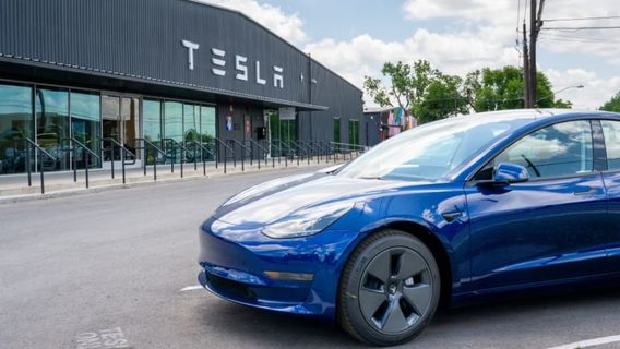 У 2025 році Tesla планує почати виробництво нової моделі електромобіля, щоб конкурувати з дешевшими авто